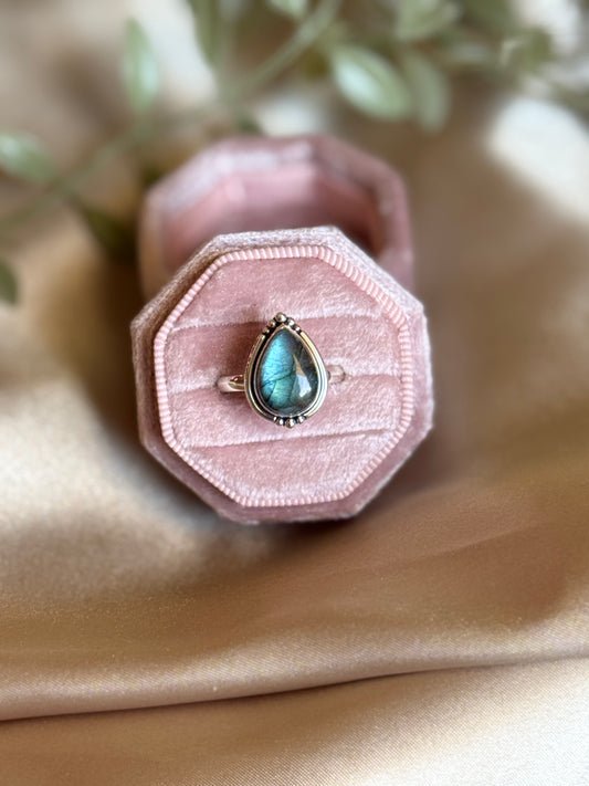 Moonlit Labradorite sz 10