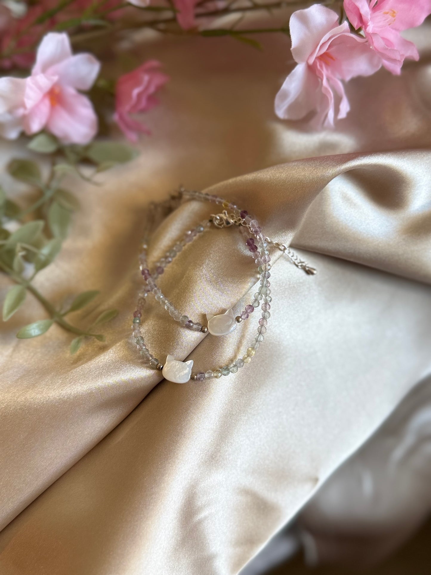 Fluorite Bracelet with Mother of Pearl cat