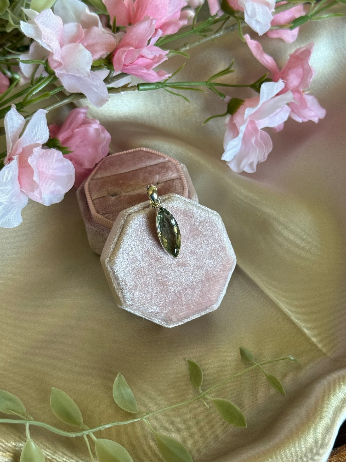 Luminous harmony - Green Amethyst