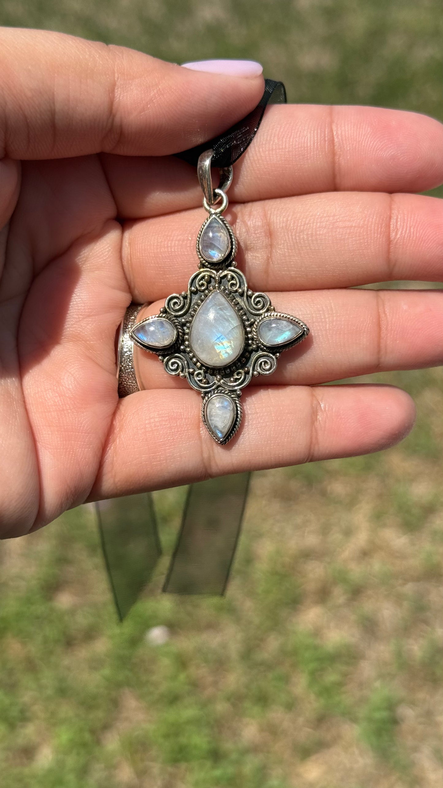 Moonstone quartet Pendent