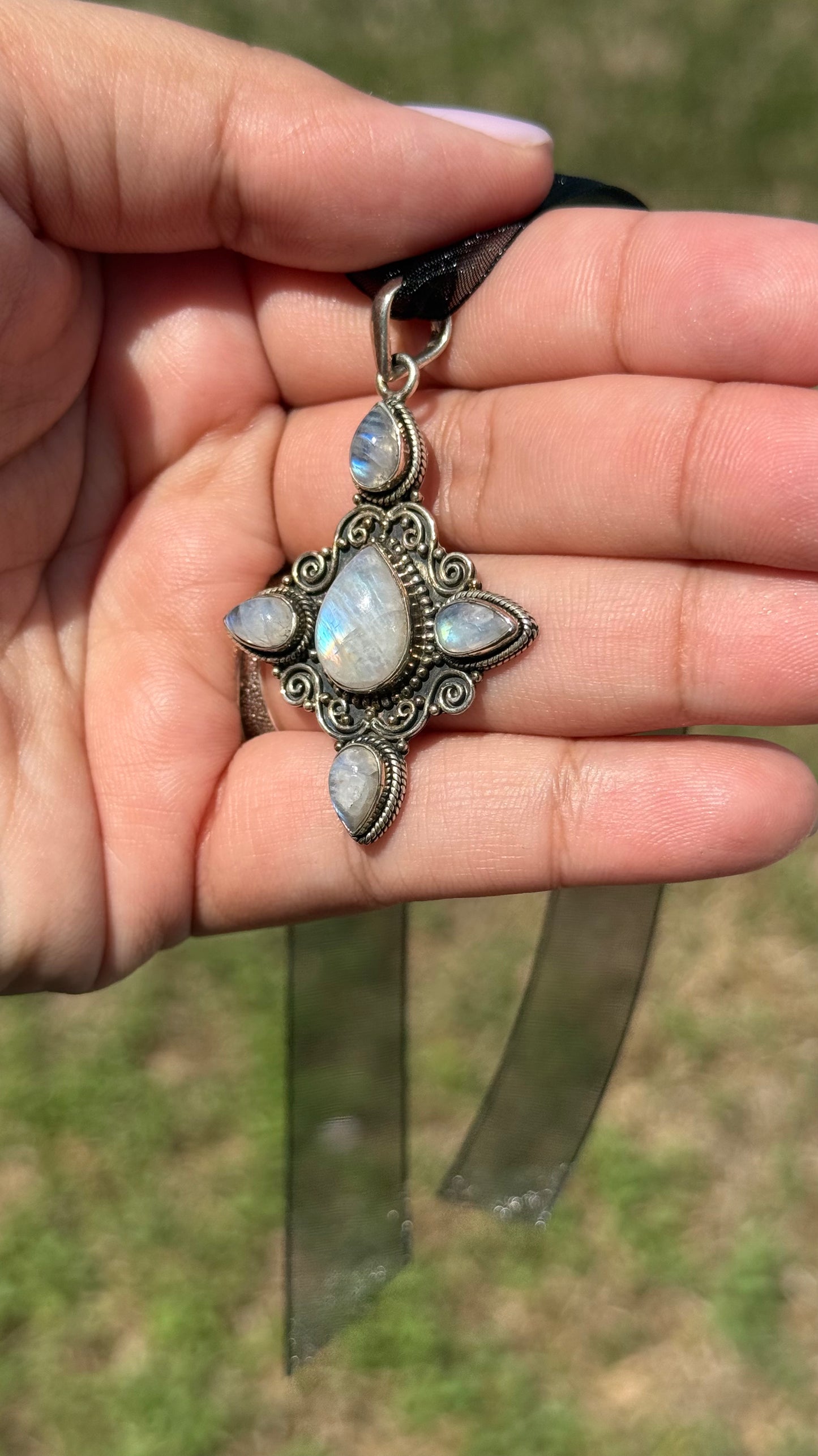 Moonstone quartet Pendent