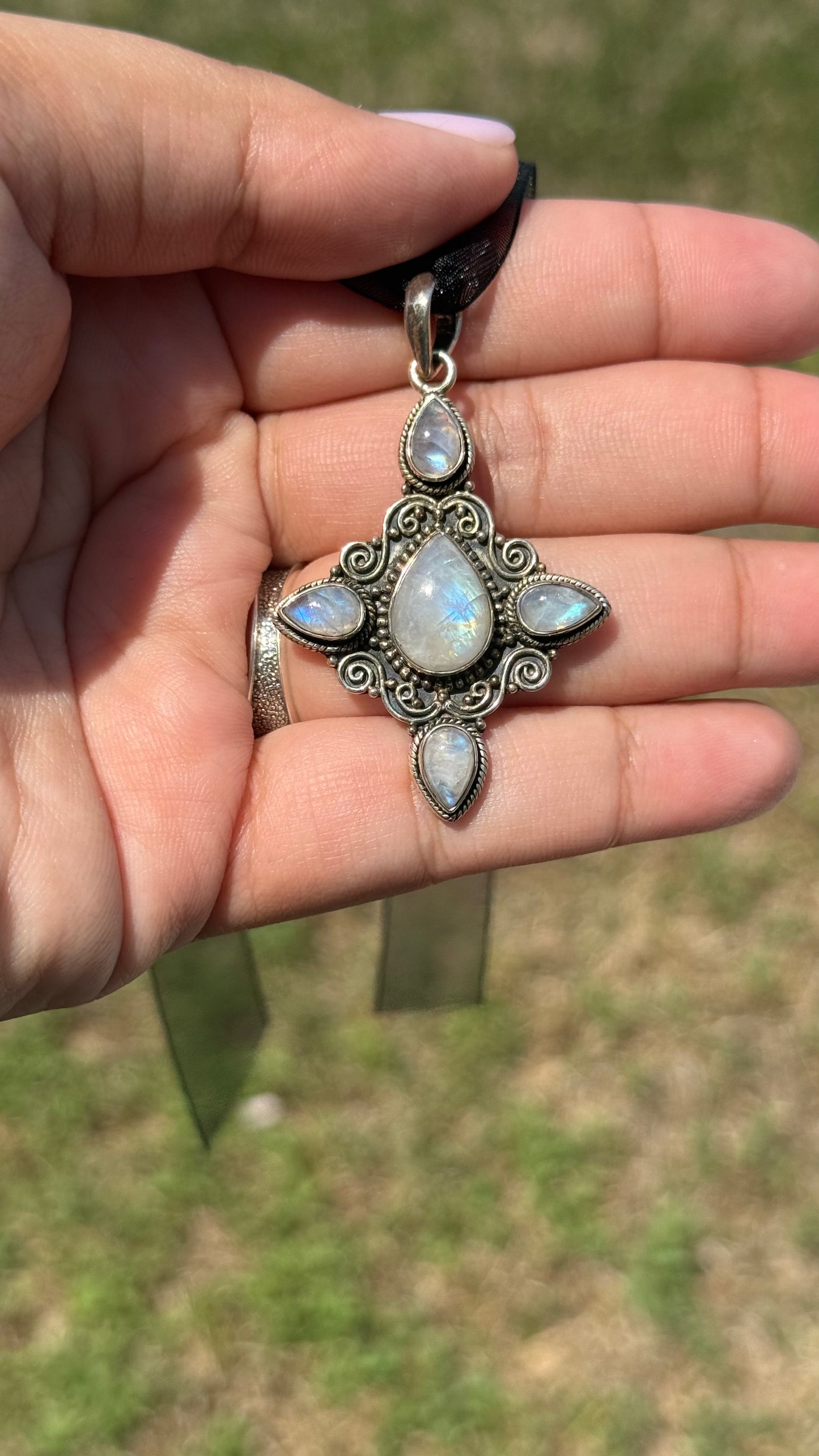 Moonstone quartet Pendent